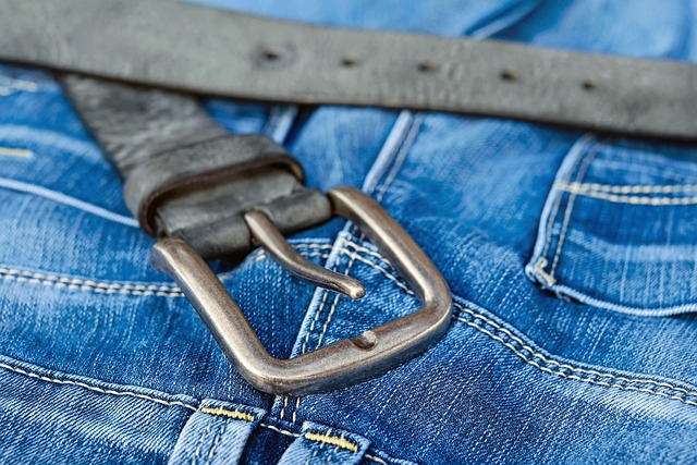 Vintage Denim: Od krawieckiego warsztatu do high fashion. Historia dżinsu, której nie znacie.
